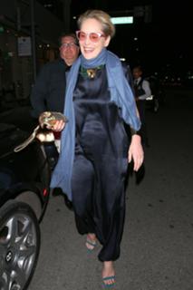 Sharon Stone feet photo thumbnail