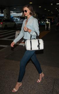 Miranda Kerr feet photo thumbnail