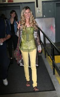 Joss Stone feet photo thumbnail