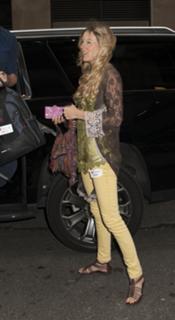 Joss Stone feet photo thumbnail