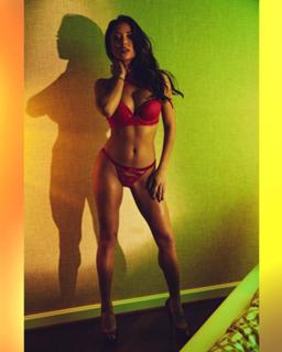 Arianny Celeste feet photo thumbnail