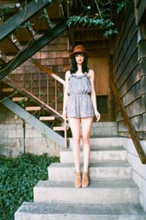 Krysten Ritter feet photo thumbnail