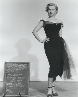 Marilyn Monroe feet photo thumbnail