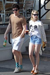 Emma Roberts feet photo thumbnail