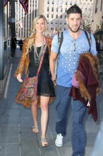 Joss Stone feet photo thumbnail