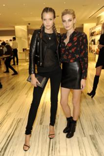 Josephine Skriver feet photo thumbnail