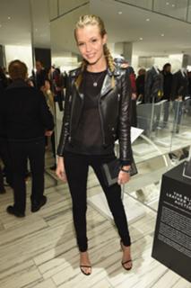Josephine Skriver feet photo thumbnail
