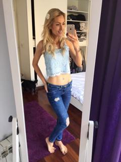 Emma Lovett feet photo thumbnail