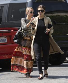 Nicole Richie feet photo thumbnail