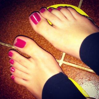 Isa Pes feet photo thumbnail