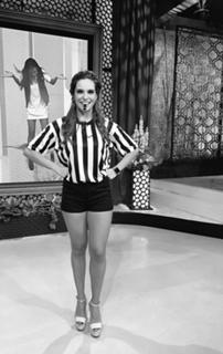 Tania Rincón feet photo thumbnail