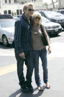 Heidi Montag feet photo thumbnail