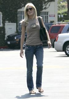 Heidi Montag feet photo thumbnail