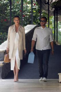 Chrissy Teigen feet photo thumbnail