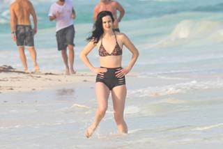 Krysten Ritter feet photo thumbnail