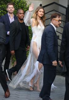 Gigi Hadid feet photo thumbnail