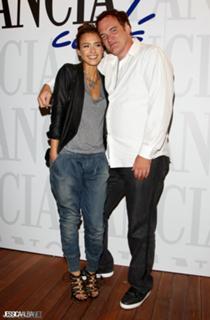 Jessica Alba feet photo thumbnail