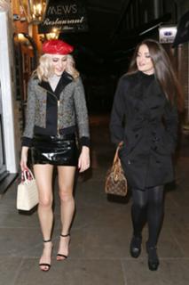 Pixie Lott feet photo thumbnail