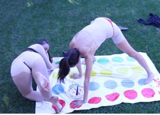 Rachel Ballinger feet photo thumbnail