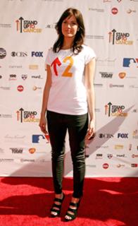 Mandy Moore feet photo thumbnail