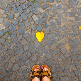 Marina Ruy Barbosa feet photo thumbnail