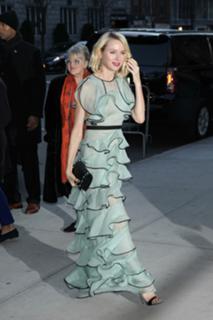 Naomi Watts feet photo thumbnail