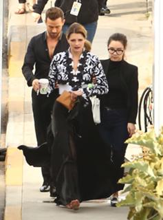 Mischa Barton feet photo thumbnail