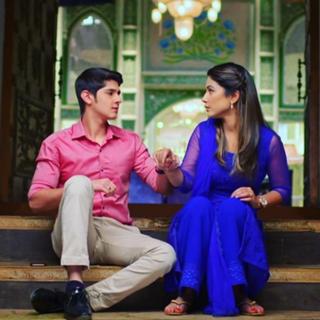Hina Khan feet photo thumbnail