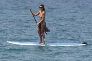 Jessica Alba feet photo thumbnail