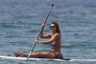 Jessica Alba feet photo thumbnail