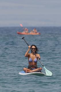 Jessica Alba feet photo thumbnail