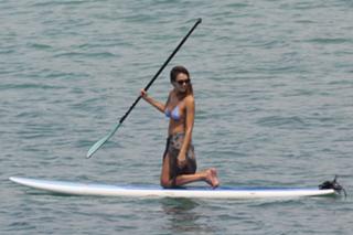 Jessica Alba feet photo thumbnail