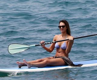 Jessica Alba feet photo thumbnail