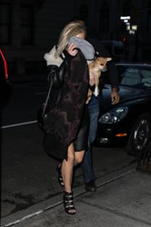Jennifer Lawrence feet photo thumbnail