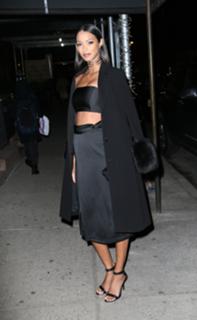 Lais Ribeiro feet photo thumbnail