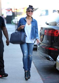 Christina Milian feet photo thumbnail