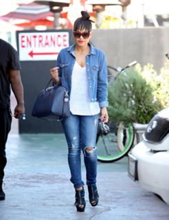 Christina Milian feet photo thumbnail