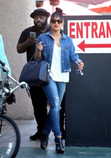 Christina Milian feet photo thumbnail