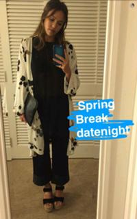 Jessica Alba feet photo thumbnail