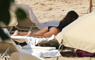 Jessica Alba feet photo thumbnail
