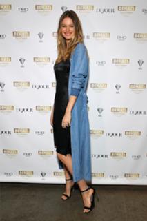 Behati Prinsloo feet photo thumbnail