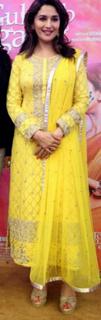Madhuri Dixit feet photo thumbnail
