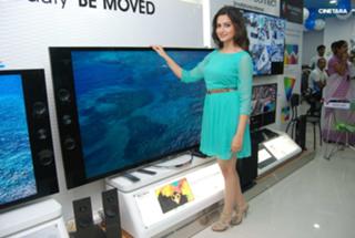 Kriti Kharbanda feet photo thumbnail