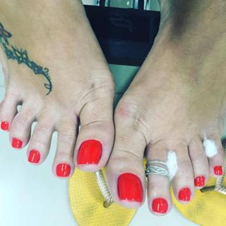 Karin Klemp feet photo thumbnail