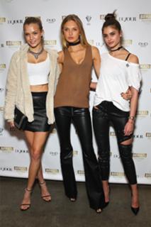 Josephine Skriver feet photo thumbnail