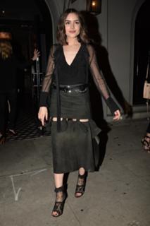 Olivia Culpo feet photo thumbnail