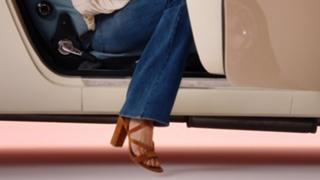 Sienna Miller feet photo thumbnail