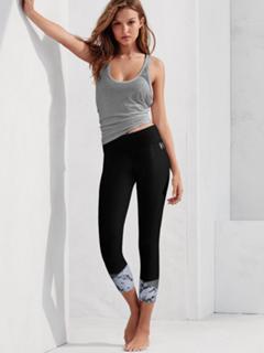 Josephine Skriver feet photo thumbnail