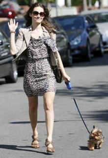 Emmy Rossum feet photo thumbnail