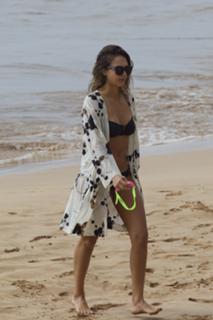 Jessica Alba feet photo thumbnail